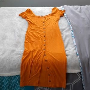 I'm  selling  a dress